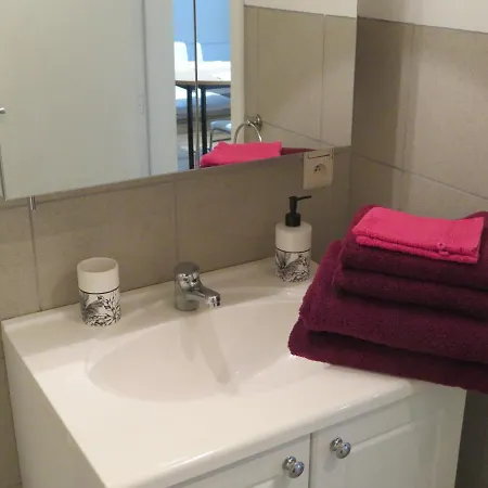Les Renardeaux Apartment *